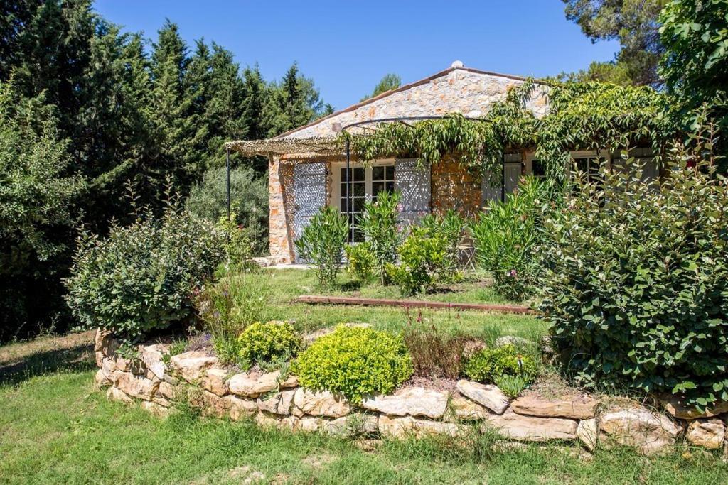 Bed and Breakfast Domaine L'Helion Taradeau Exterior foto
