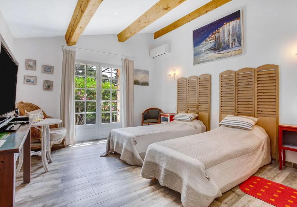 Bed and Breakfast Domaine L'Helion Taradeau Exterior foto