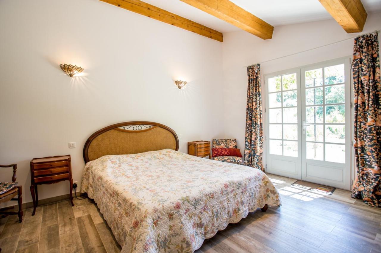 Bed and Breakfast Domaine L'Helion Taradeau Exterior foto