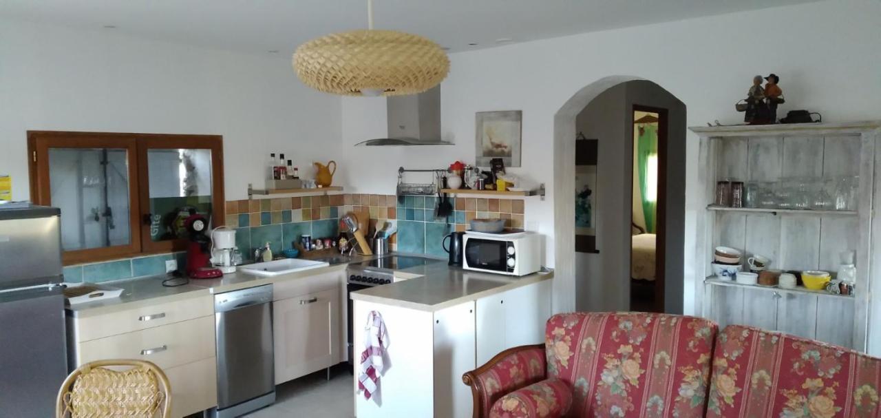 Bed and Breakfast Domaine L'Helion Taradeau Exterior foto
